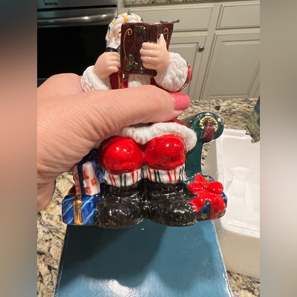 Santa Claus Decorative Porcelain Keepsake Box - Picture 6 of 16